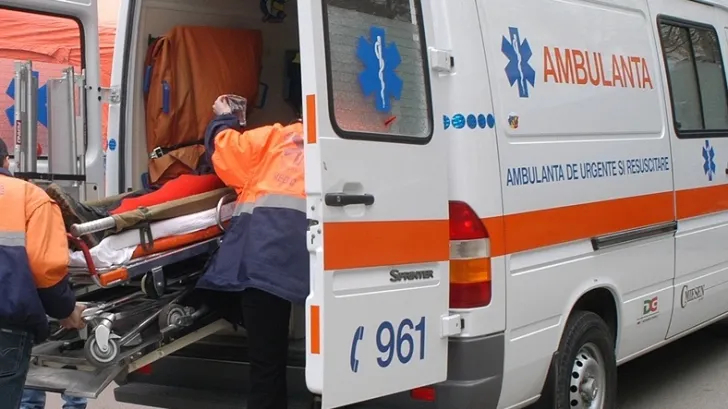 Accident de muncă într-o fabrică din Zalău. Un angajat, transportat de urgenţă la spital