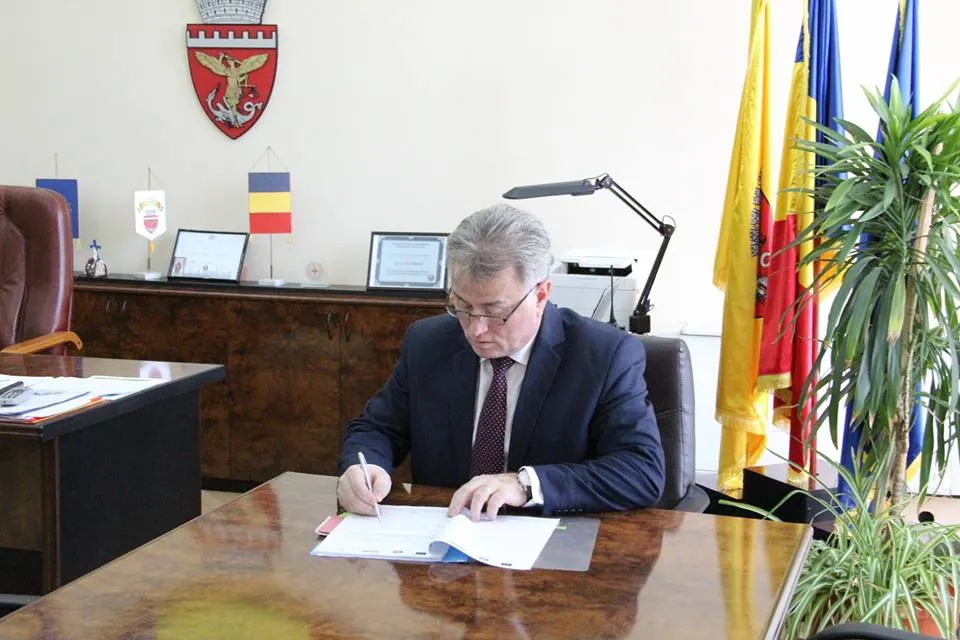Cu bani europeni, municipalitatea ''face lumină'' pe străzile Zalăului. Se modernizează iluminatul public