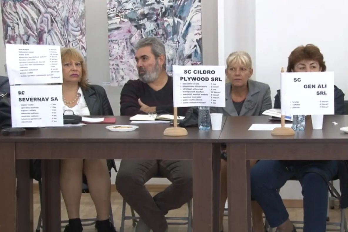 ''Bursa locurilor de muncă pentru absolvenţi'', tratată cu dezinteres de tineri