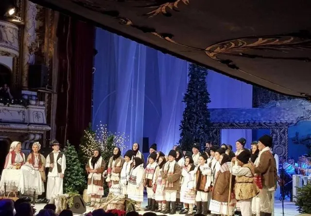 Copiii din Ansamblul ”Barcăul” au colindat pentru toată țara