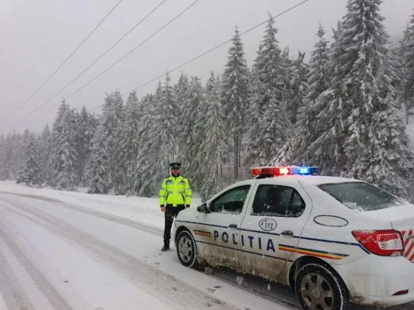 Avertismentul Poliției: Ce riscă șoferii care nu își echipează corespunzător mașina pentru iarnă