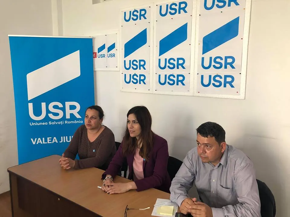 Ghiozdane complet echipate pentru 33 de copii din Sălaj