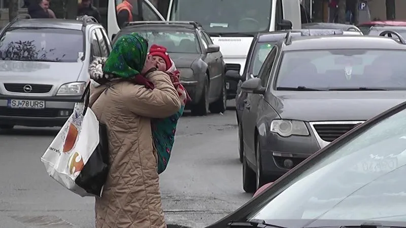 Cerșetoare din Sălaj, prinse în Satu Mare. Au fost amendate și trimise acasă