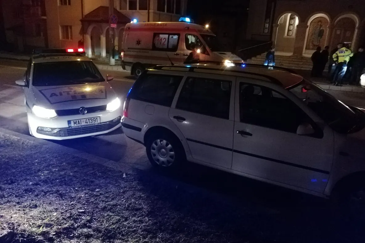 Accident în Zalău: Copilă acroşată de un autoturism, pe trecerea de pietoni
