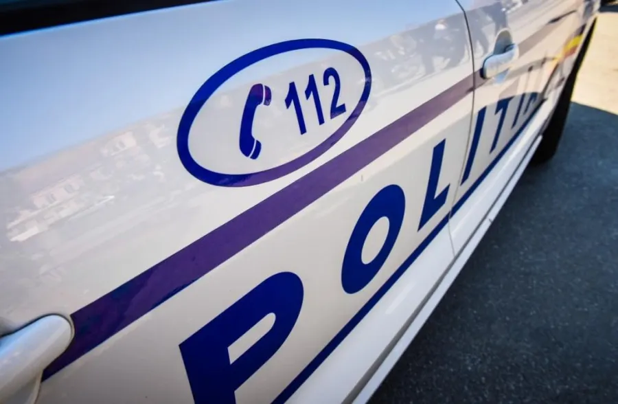 A fugit de polițiști și a intrat într-un cap de pod