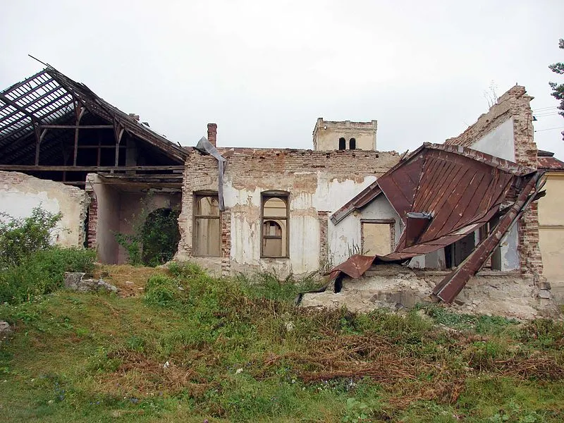 Castelul Bay din Treznea, încă un pas spre demolare. Se pregătește ordinul de declasare a monumentului istoric