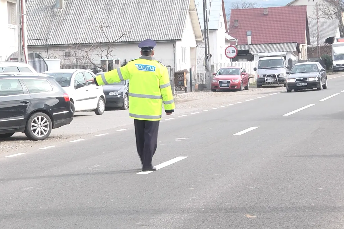 Acţiune de amploare a Poliţiei Rutiere în trafic. Sunt vizate autobuzele, microbuzele, precum şi alte autovehicule de transport persoane sau mărfuri