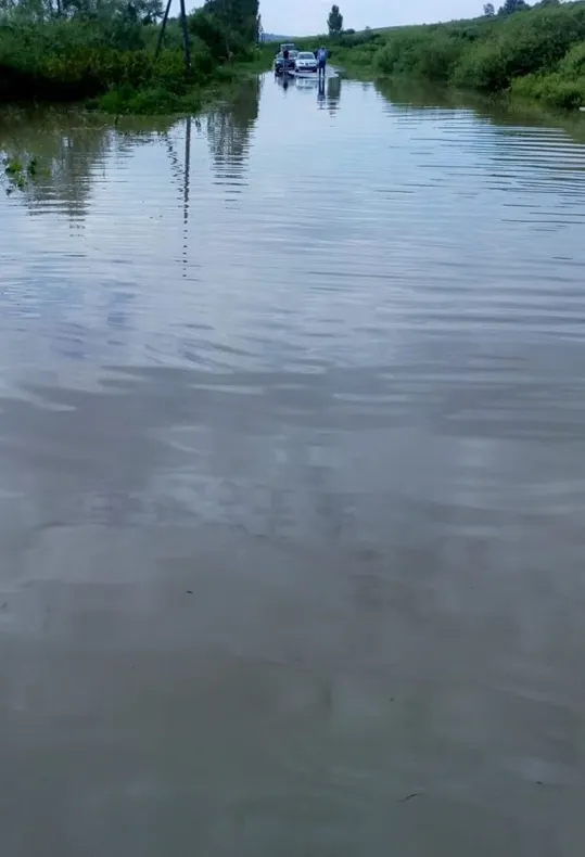 Pompierii fac noapte albă în localităţile lovite de inundaţii. Intervenţiile continuă!