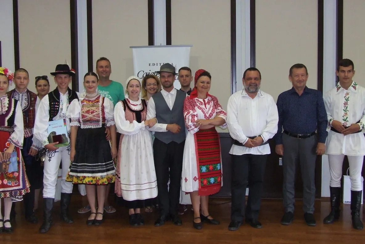 Festivalul Internațional de folclor ''Ecouri meseșene'' şi-a deschis porţile. Artiști și ansambluri din ţară şi strinătate fac spectacol la Zalău