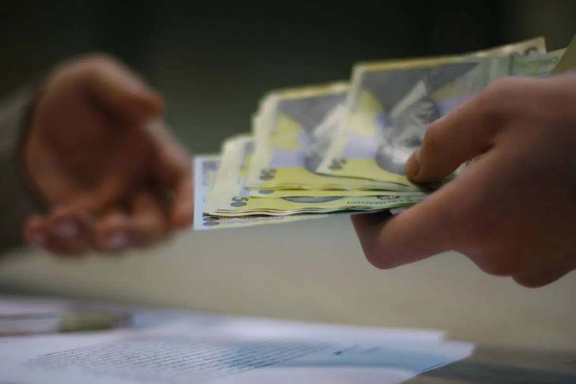 Statistic, salariile au crescut. În iunie, leafa medie netă, puţin peste 3.100 de lei