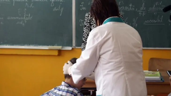 Triajul epidemiologic la început de an şcolar în şcoli şi grădiniţe: angine, păduchi, micoze şi boli infecţioase