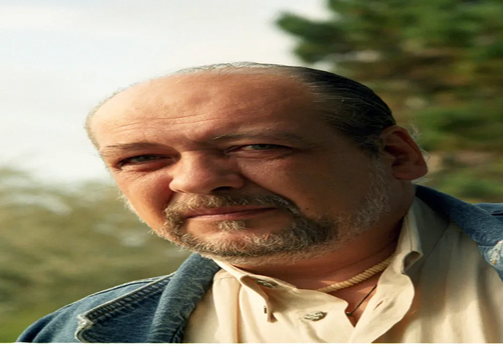 Zălăuanii sunt așteptați la lecturi publice cu scriitorul Ioan Radu Văcărescu
