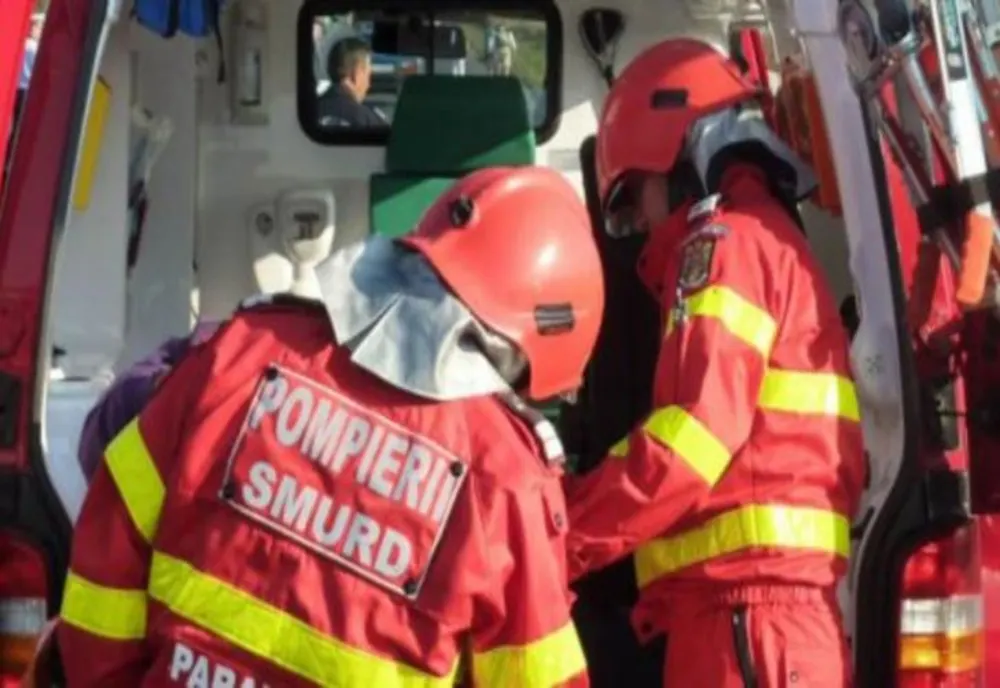 Accident la ieșirea din localitatea Nușfalău. O persoană, transportată la Urgență