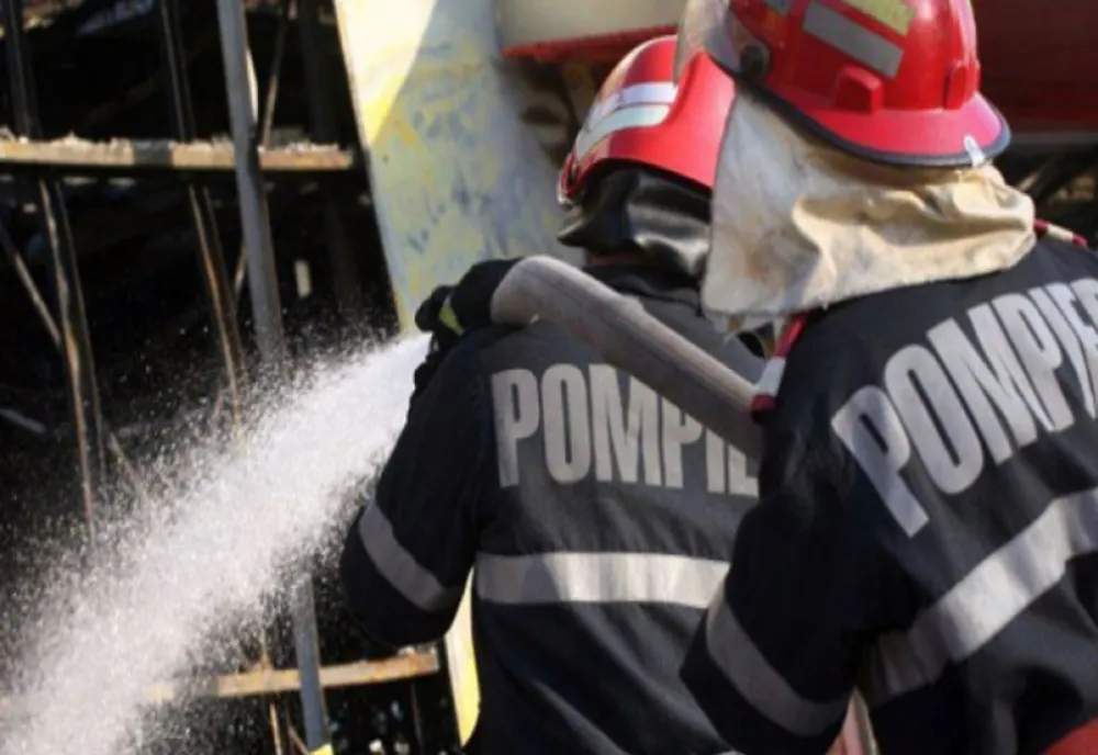 La şcoala din Românași, incendiu la camera centralei termice 