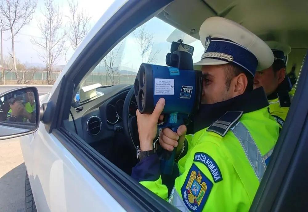 SĂLAJ: Peste 8000 de şoferi sancționați pentru viteză, în primele 6 luni ale anului! Aproape 700 au rămas fără permise
