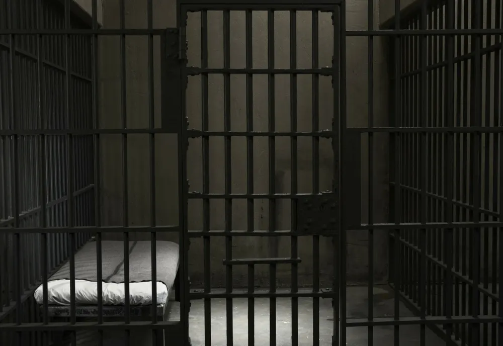 Doi sălăjeni condamnați la închisoare cu executare, depistați în Bihor! Au fost duși după gratii
