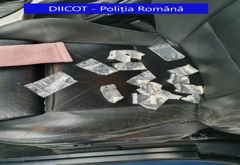 FOTO | Percheziţii la traficanţi de droguri în Sălaj! Aceştia vindeau drogurile în Cluj