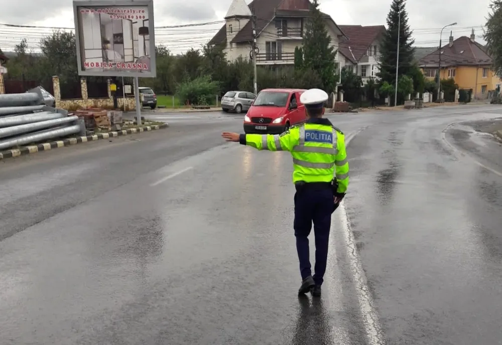 Zeci de amenzi, aplicate de polițiștii sălăjeni, pentru nepurtarea măștii de protecție