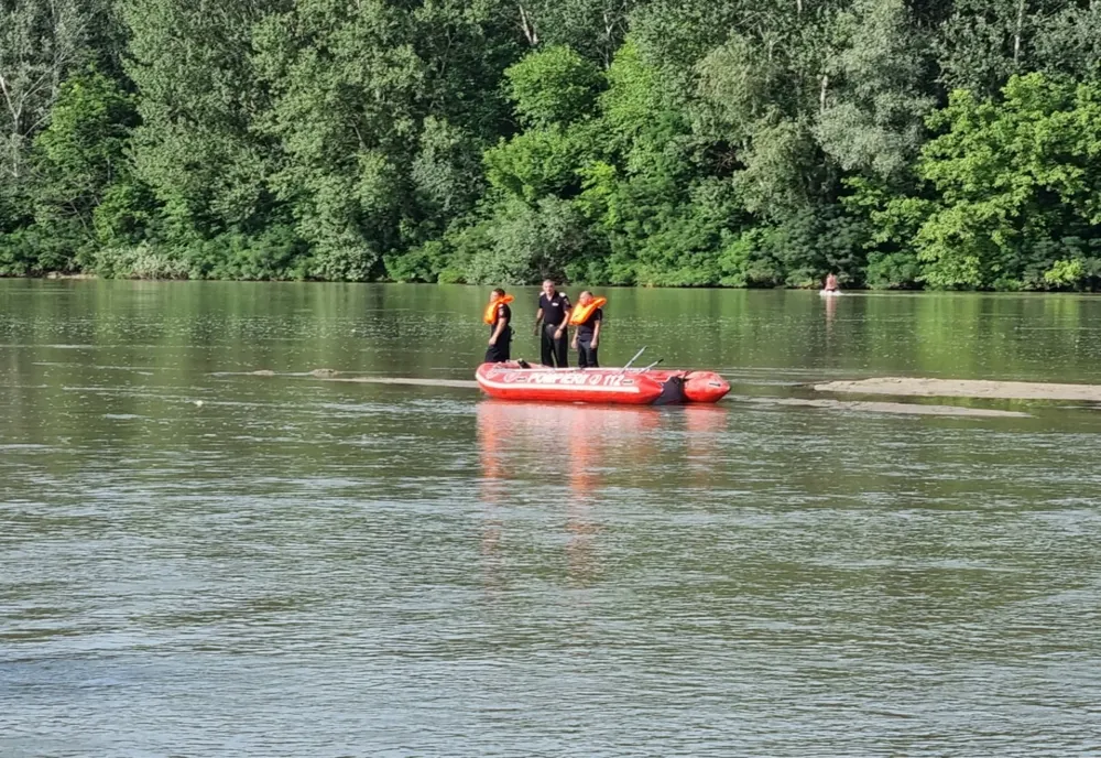 Copil de 14 ani mort după s-a scăldat într-o baltă de pe raza comunei Sărmășag