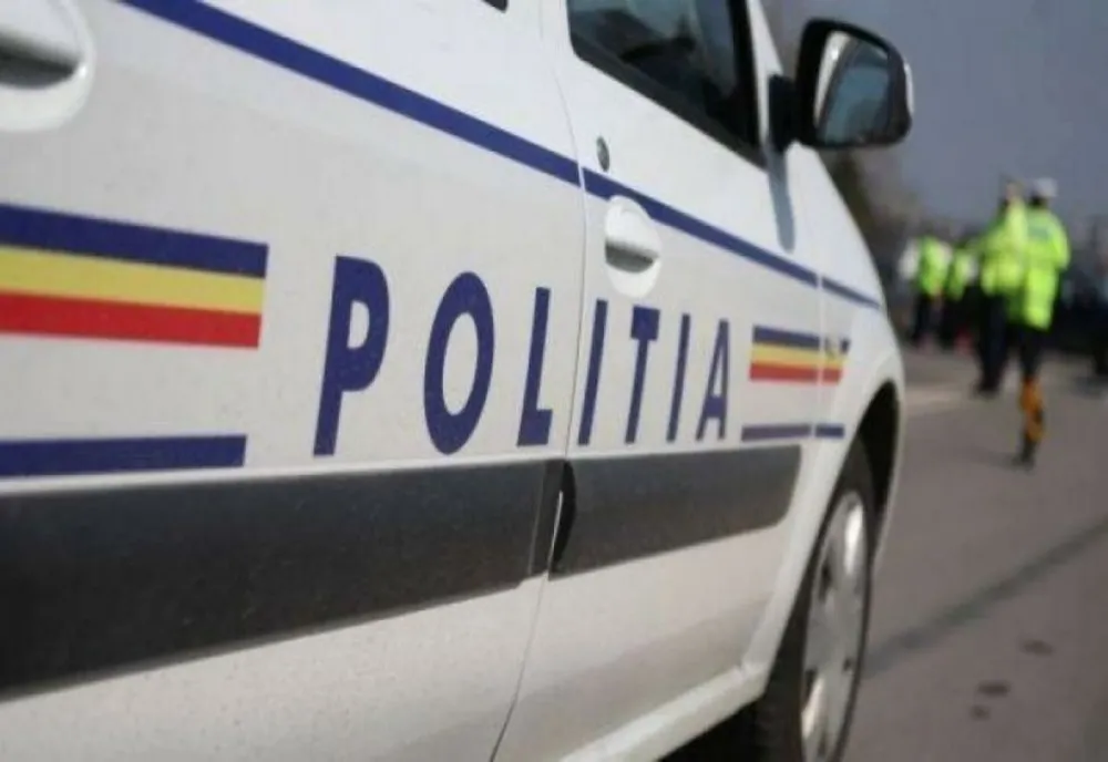 Septuagenar, cu permisul anulat, prins la volanul unui autoturism