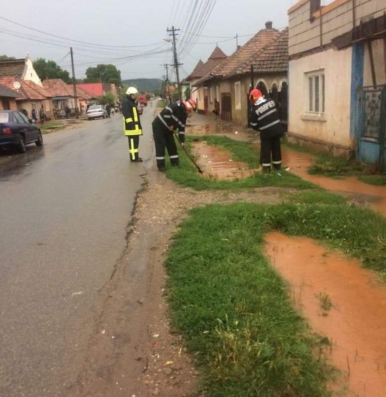 Acoperișuri smulse de furtună în Jibou