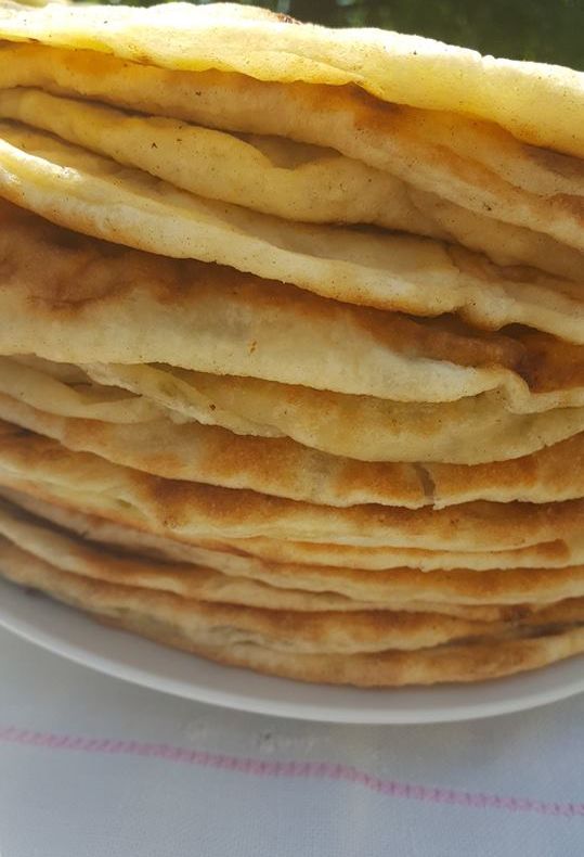 ''Șiratău sau adusu' cinstii la nuntă'' la Bădăcin. Sălăjenii sunt aşteptaţi la:  piroște cu rișcaș  şi cu păsat, cozonaci pufoși şi plăcinte