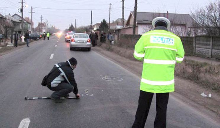 Accident între Cehu Silvaniei şi Sălăţig. Şoferiţă încarcerată, salvată de pompieri