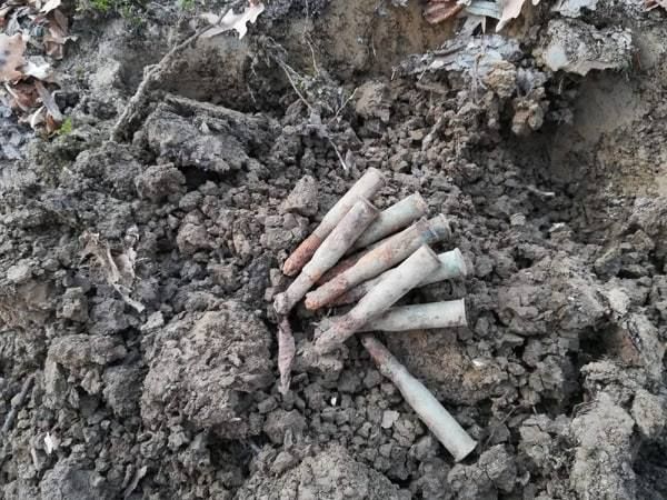 Muniţie neexplodată, descoperită în pădurea din apropierea zonei de centură
