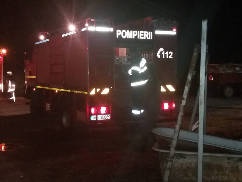 Gospodării cuprinse de flăcări în Șimișna și Crișeni