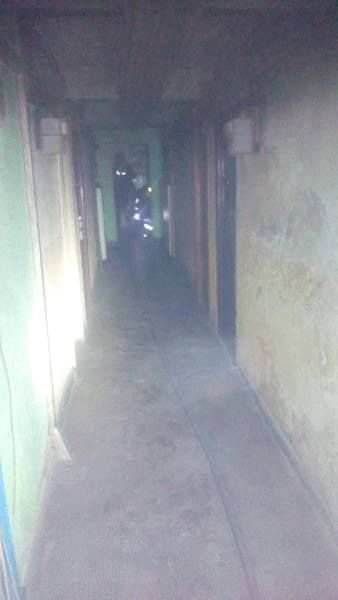 Panică în miez de noapte într-un bloc din Zalău. Locatarii, evacuați de pompieri