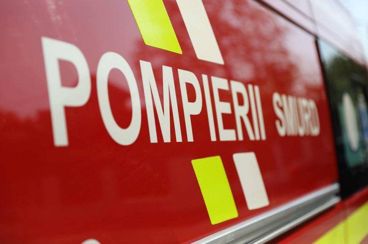 O vârstnică imobilizată la pat, blocată în propria locuință