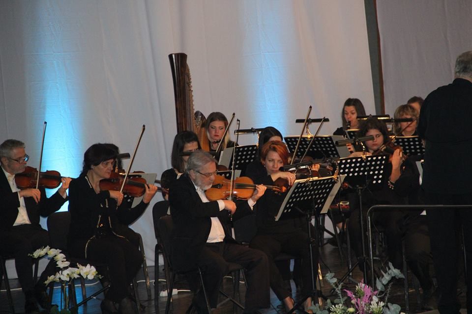 La Zalău: întâlnire cu muzica bună. Orchestra Filarmonicii de Stat ''Dinu Lipatti'' din Satu-Mare a încântat publicul zălăuan