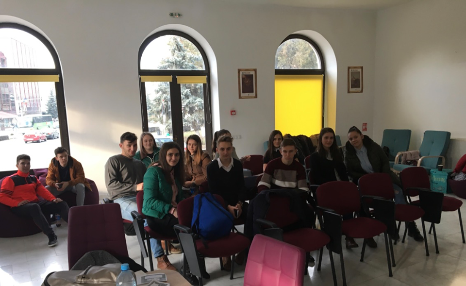 Rezultatele unui sondaj: liceenii sălăjeni nu au curajul să se exprime liber de frica sancţiunilor