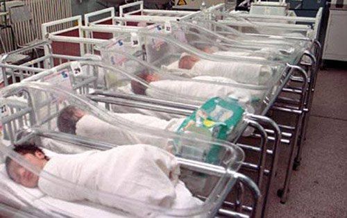 Suntem din ce în ce mai puţini. Natalitatea în Sălaj – într-o continuă scădere