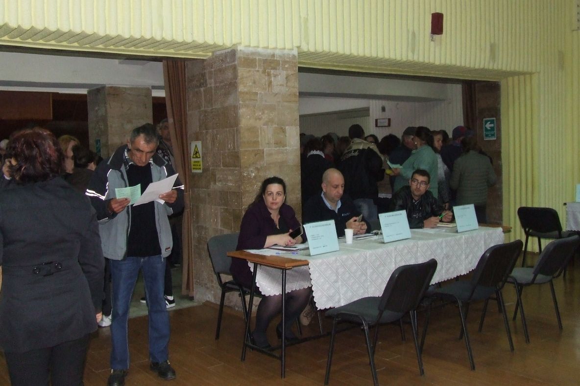 Persoanele cu opt și zece clase, căutate de angajatorii din mediul privat