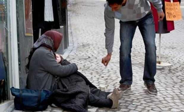 În municipiul Zalău: cerşetoria, un fenomen greu de stopat