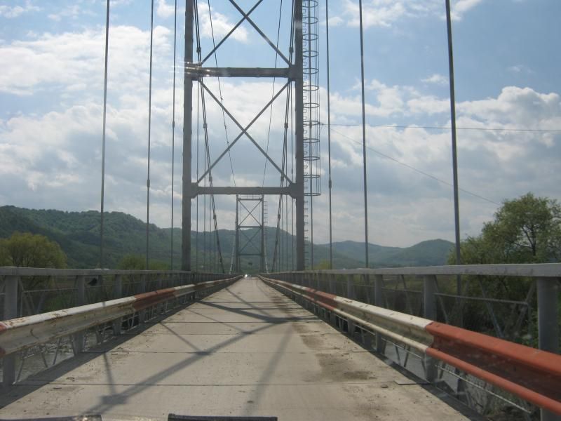 Tentativă de suicid la Lozna. S-a urcat pe podul de pe râul Someş şi a ameninţat că se aruncă în apă