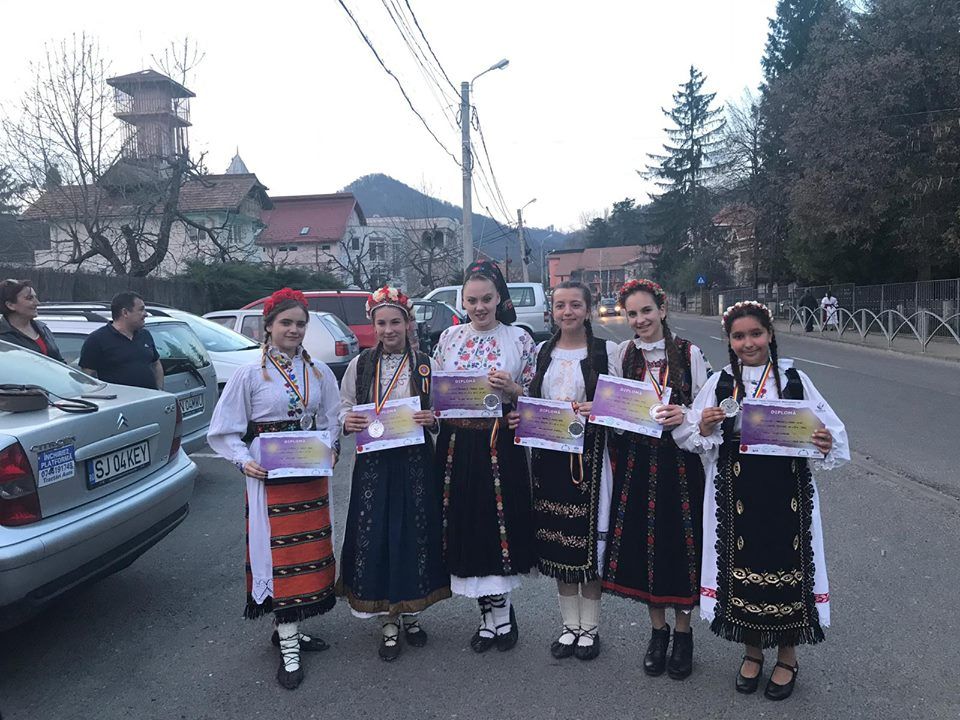 La Festivalul ''Muzica pentru toţi'': locul I şi II pentru elevele de la Palatul Copiilor Zalău