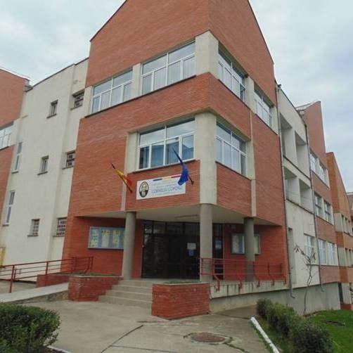 Pagube provocate de grindină la o școală din Zalău. Autoritățile au dispus suspendarea cursurilor