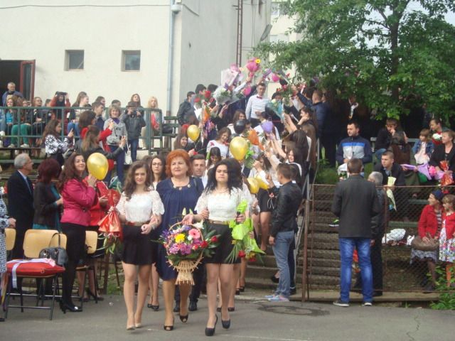 Încep festivitățile de absolvire pentru elevii din clasele a XII-a. Află aici programul