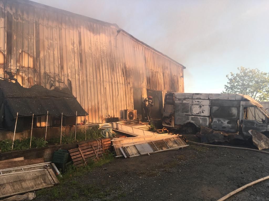 Incendiu la un atelier de mobilă din Cehu Silvaniei