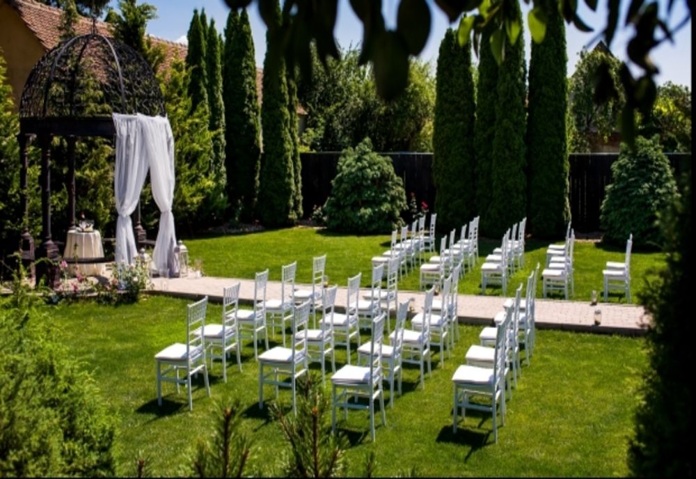 Este oficial. Primarul poate încheia căsătorii în parcuri, grădini publice sau muzee