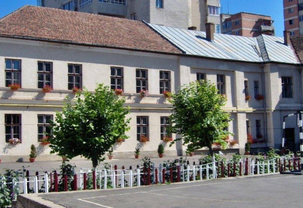 Spații educaționale pentru două clase de elevi, amenajate la Școala Gimnazială “Simion Bărnuțiu” din Zalău