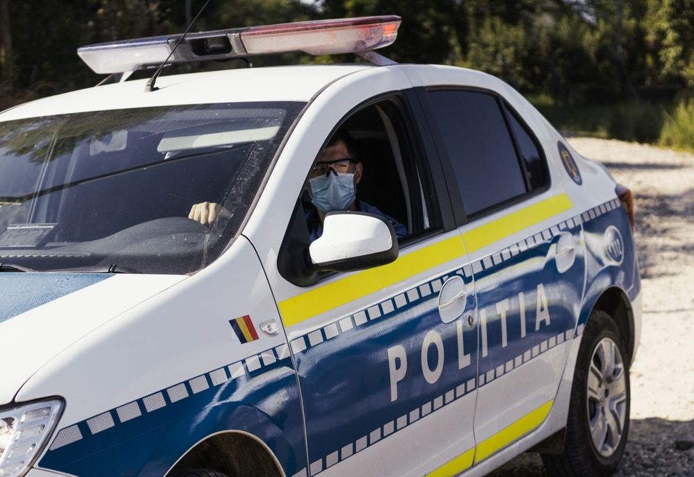 Doi tineri sălăjeni, fără permise de conducere, prinși conducând vehicule