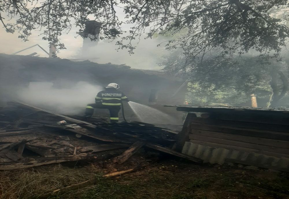 Gospodărie din Cizer, afectată de un incendiu