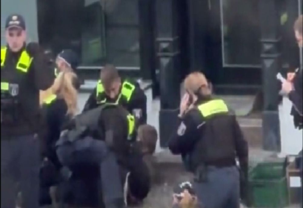 Stare de alertă teroristă în Berlin. O sinagogă a fost atacată cu cocktail-uri Molotov