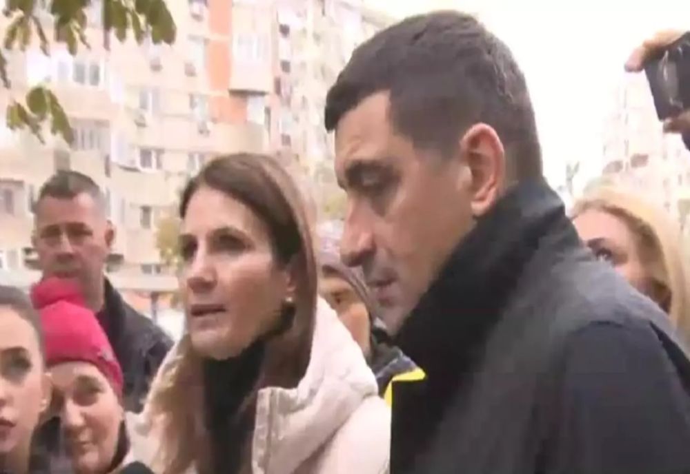 Imaginile zilei: Anca Alexandrescu și George Simion, în mijlocul bucureștenilor!