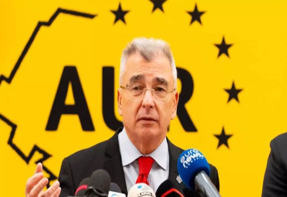 Peiu îl critică pe Bolojan pentru situația economică a România: E singurul premier care "a reușit" performanța de a aduce recesiunea și inflația record