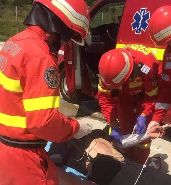 femeie descarcerata accident