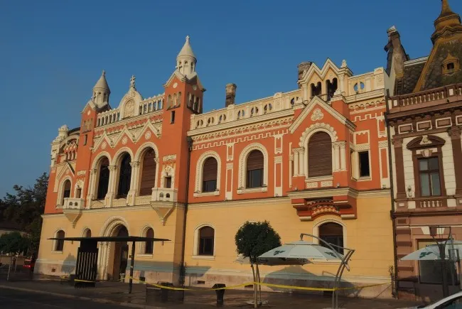 palatul-episcopiei-greco-catolice-oradea-ars-650x435